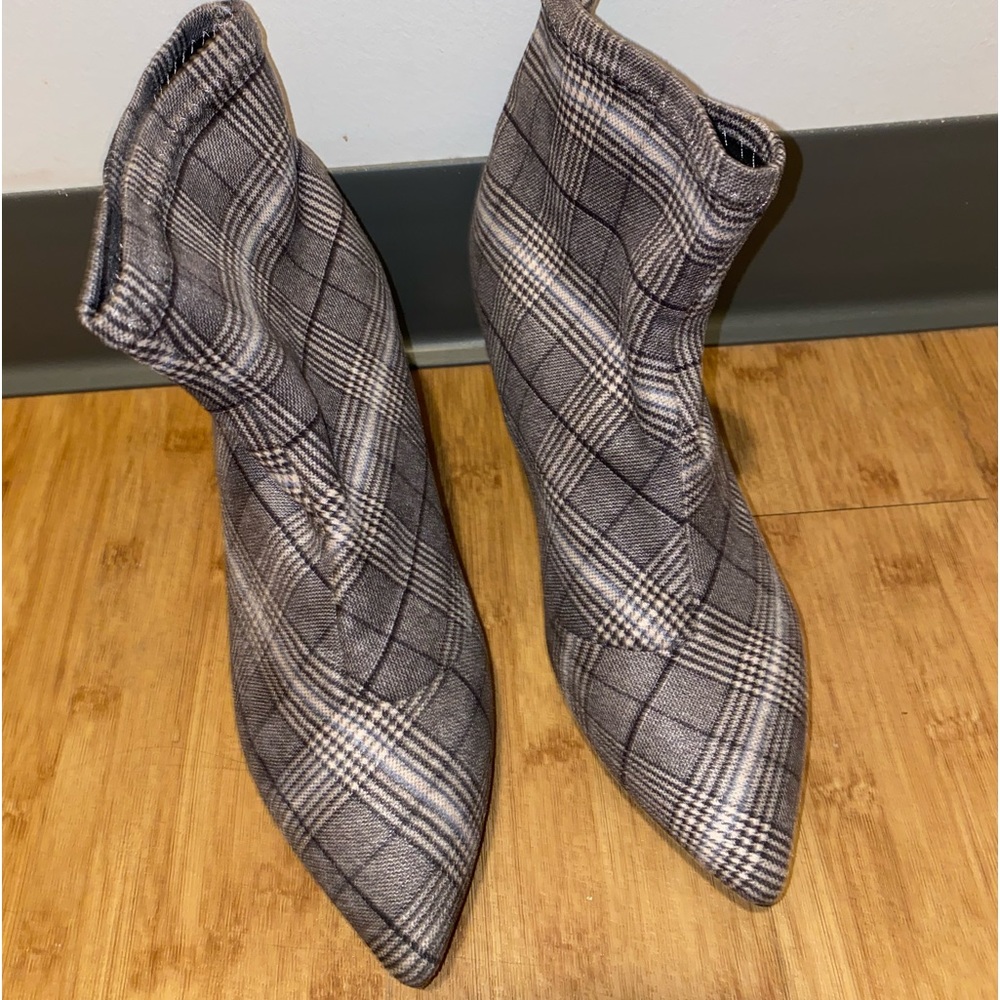 BRAND NEW Calvin Kline Booties